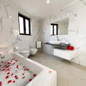 https://apt-little-dream.taorminaitalyhotels.com